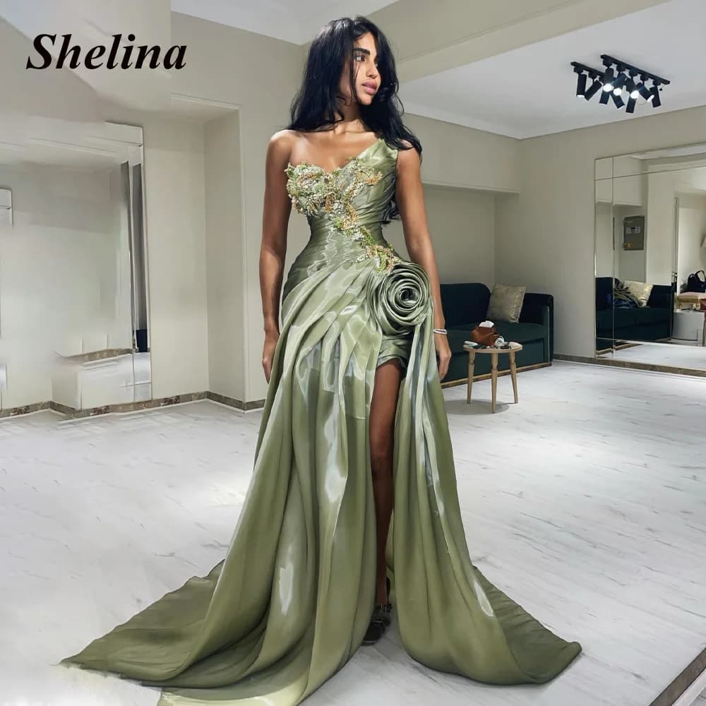 Robe de soirée glamour Shelina à fente haute, asymétrique, plissée, sans manches, en satin, froncée,