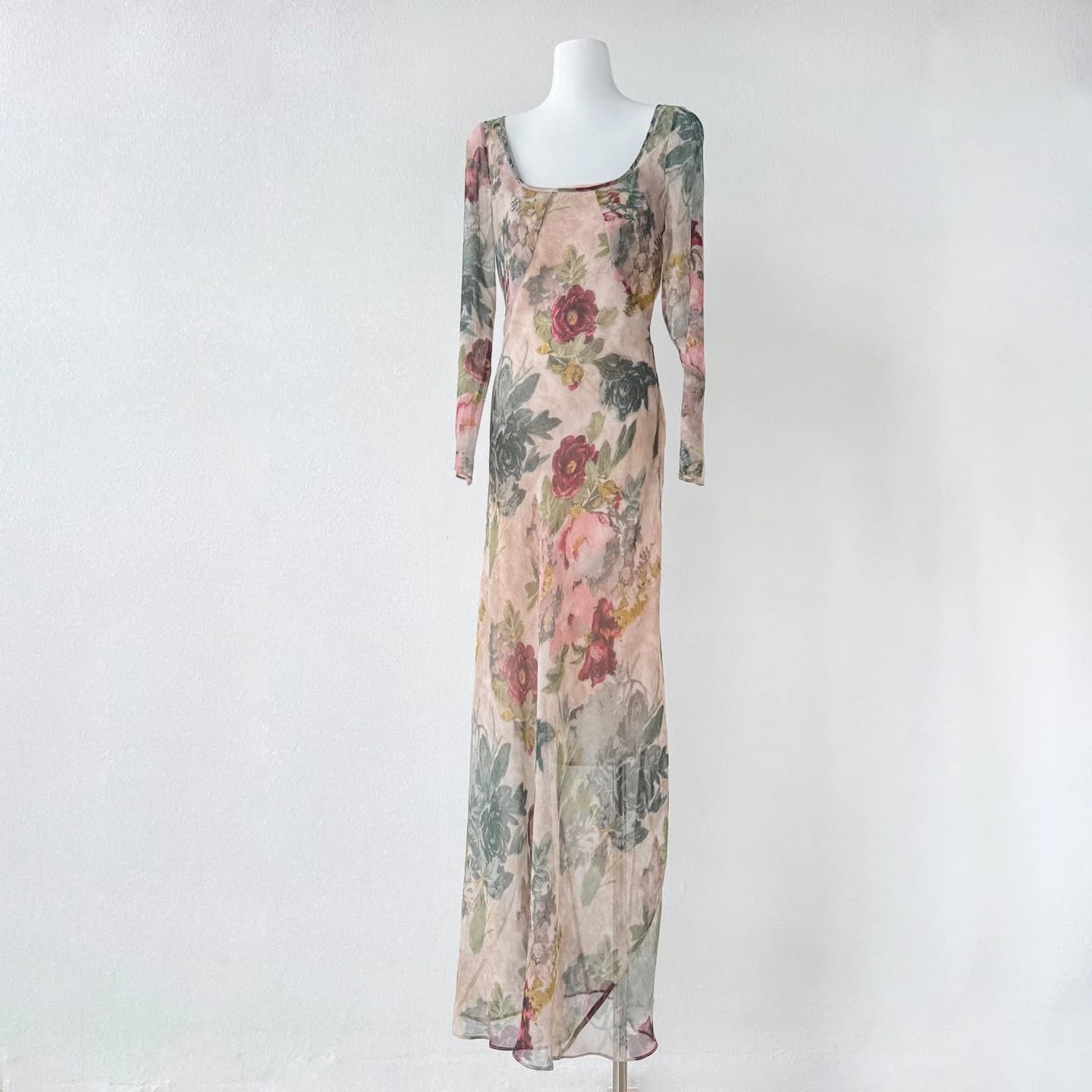 Robe mi-longue en soie 100% pour femme, motif floral fluide, collection 2026