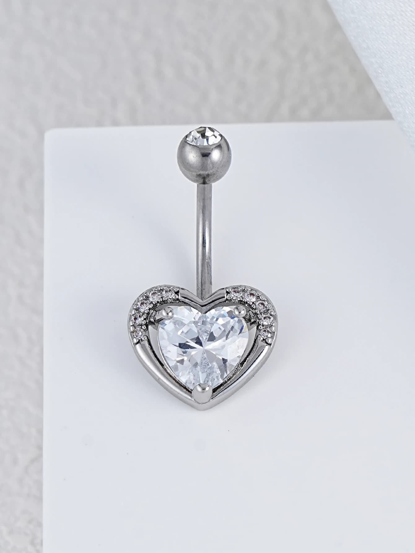 1 anneau de piercing au nombril en zircone cubique en forme de cœur, adapté au quotidien des femmes,