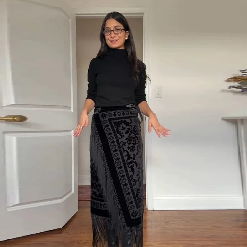 Jupe midi rétro élégante en velours noir brocart avec franges, style vintage intemporel, pour soirée