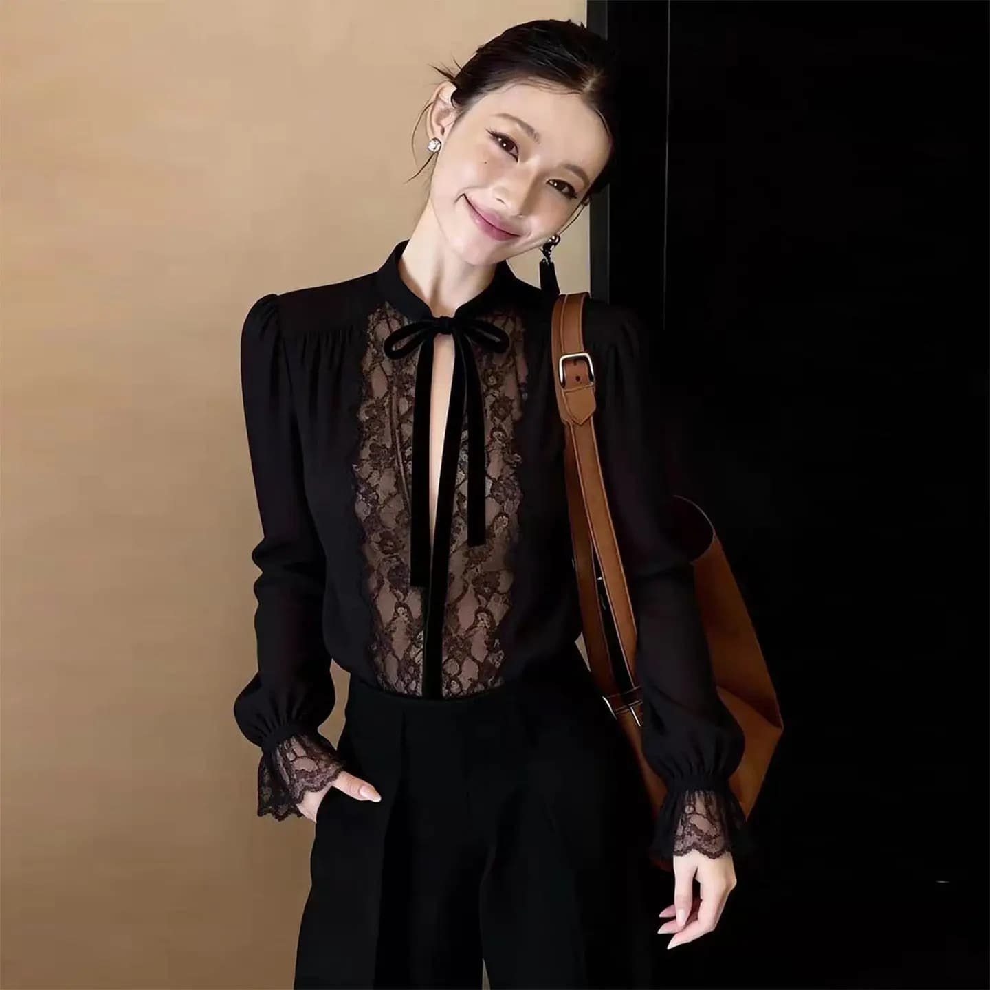 Haut de luxe noir en dentelle à manches longues pour femme, t-shirt élégant en maille transparente à