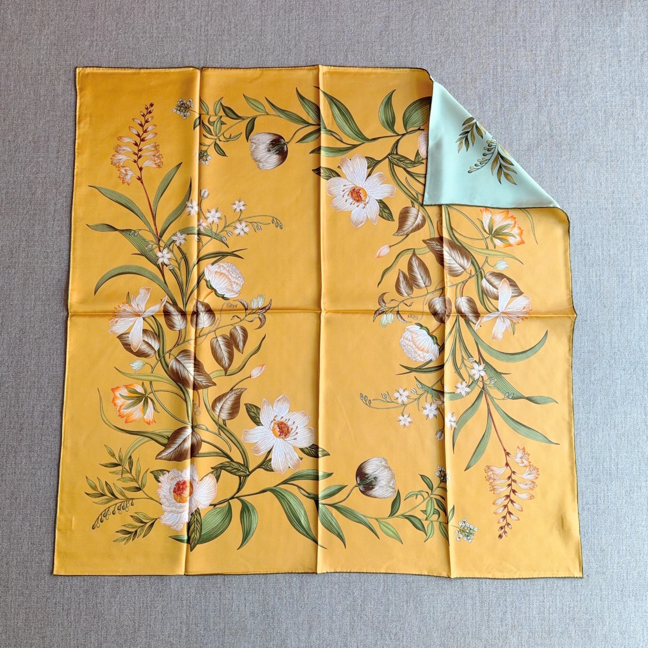 Foulard en Soie 90x90 de Marque de Luxe 100% Soie pour Femme, Double Face, Motif Tête Dorée, Nouveau