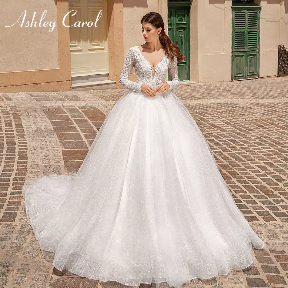 Ashley Carol princesse robe De mariée à manches longues col en v perlé dentelle Appliques bouton a-l