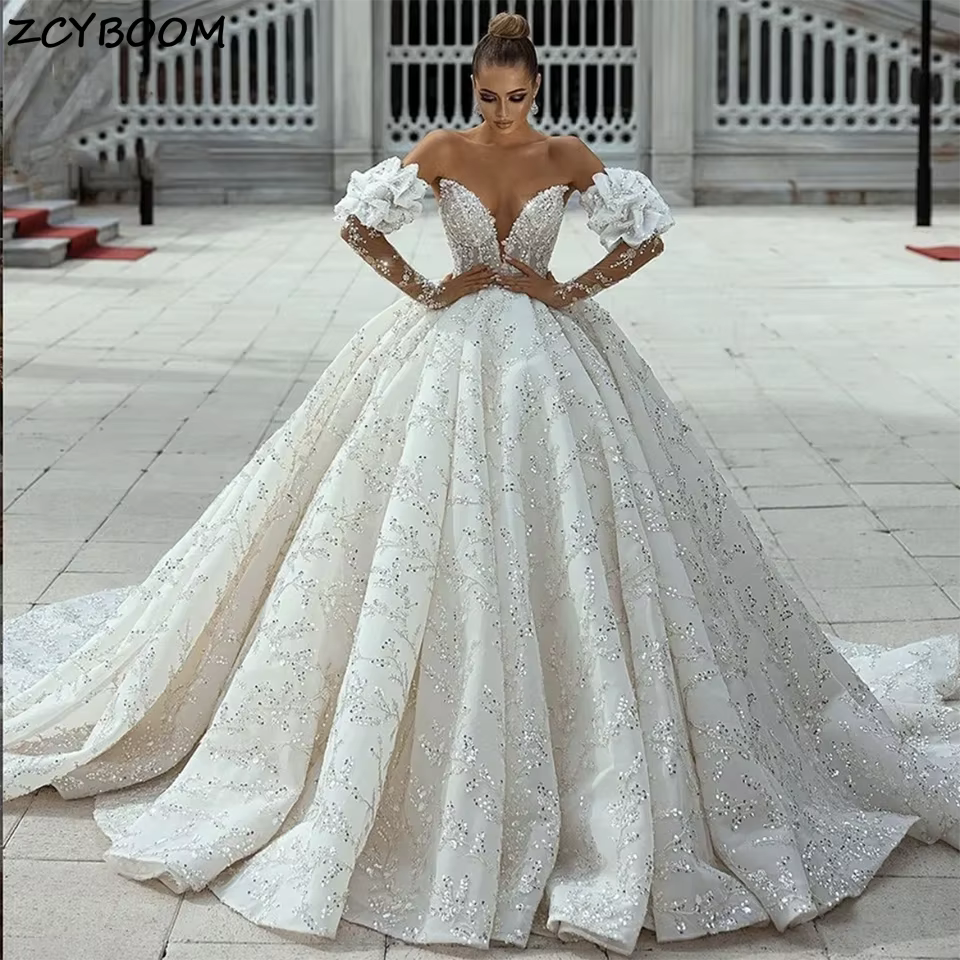 Robe de mariée de luxe style princesse, col en V, épaules dénudées, ornée de sequins et de perles, c