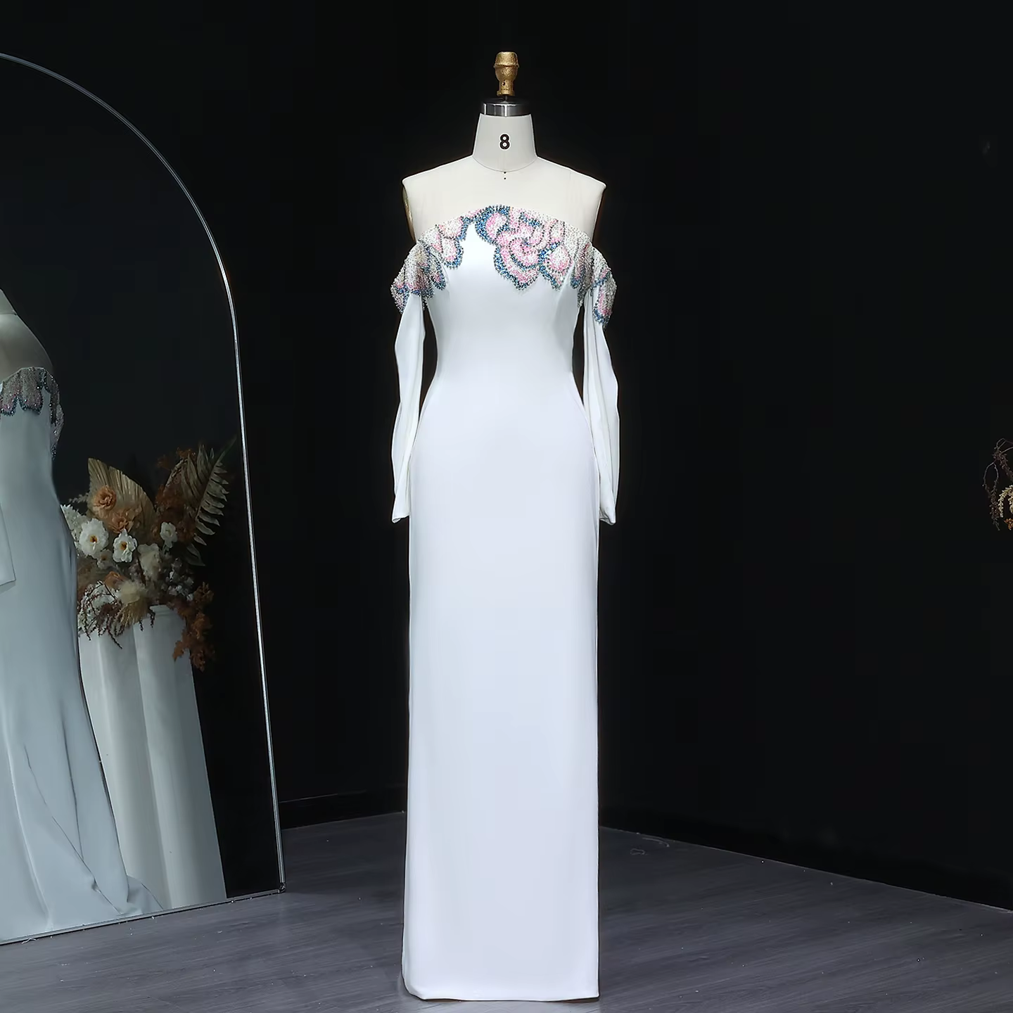 Sharon Said – robe de soirée blanche élégante, longue, épaules dénudées, avec perles florales, arabe