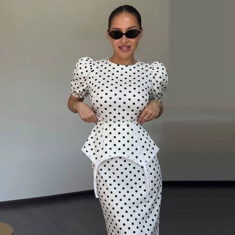 Ensemble deux pièces pour femme : Robe midi rétro élégante à pois avec haut à manches bouffantes et