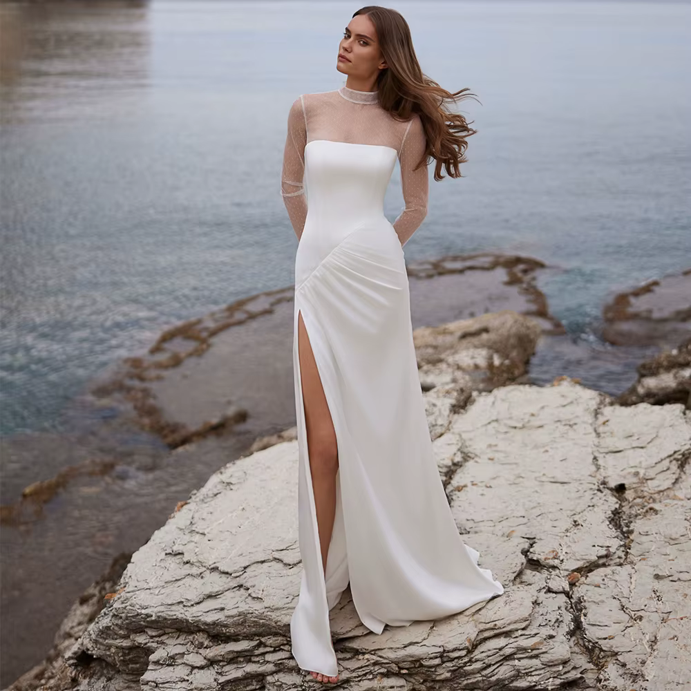 Robe de mariée bohème transparente à col montant, coupe fourreau, avec fente latérale, manches longu