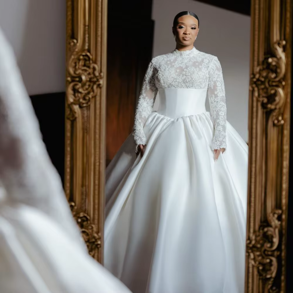 Nouvelles Robes de Mariée Princesse à Manches Longues en Satin et Dentelle avec Traîne pour Mariée C