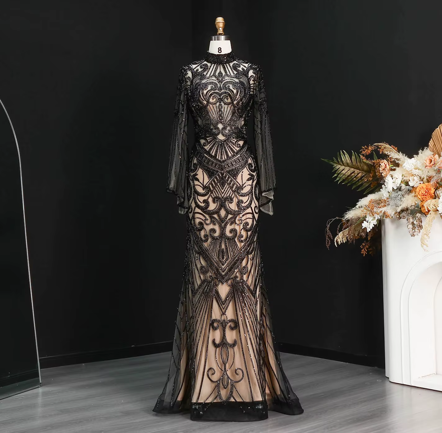 Robe de soirée noire Sharon Said Dubaï à motif géométrique perlé, manches longues évasées, robe de b