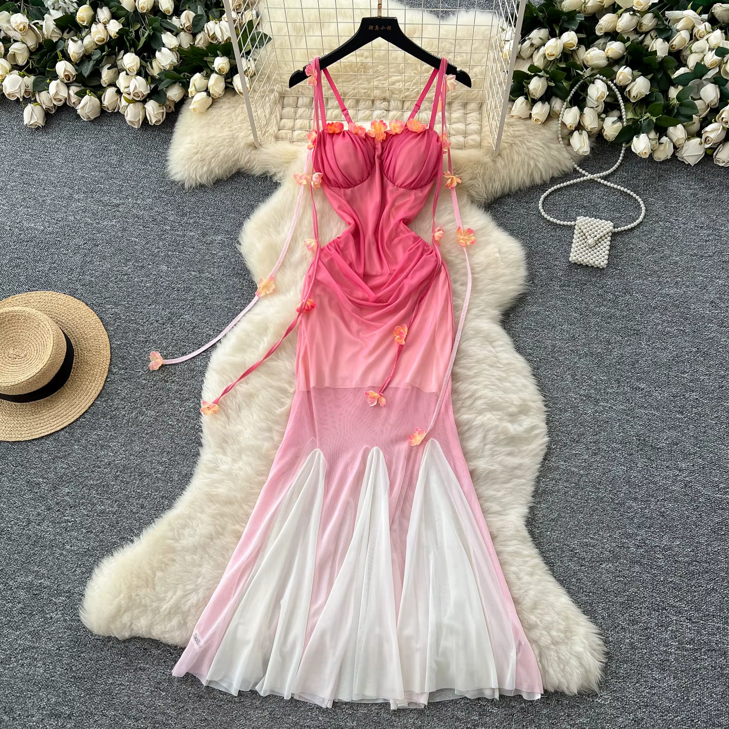 Robe longue asymétrique, chic, épaules dénudées, slim, ligne a, féerique, élégante, soirée, mode fem