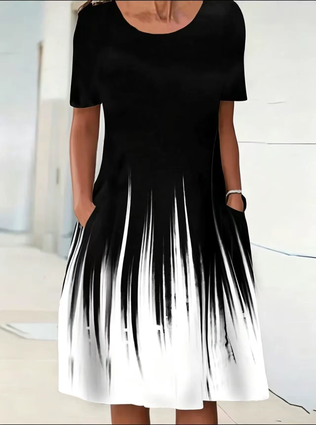 Nouvelle robe décontractée à col rond et dégradé de couleurs avec jupe à poches confortable