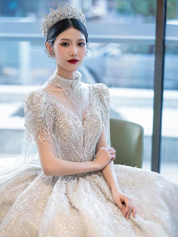 Robe de mariée à manches longues, voile principal de la mariée, industrie lourde française, pompon r