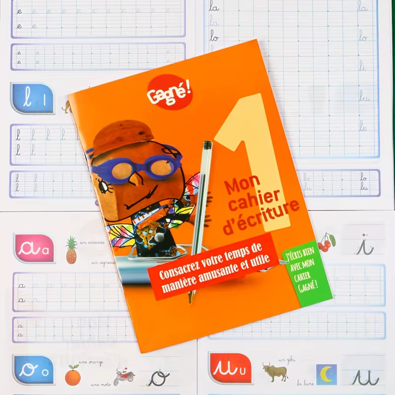 Cahier de pratique du français pour vous aider à apprendre les lettres et les courtes phrases en fra