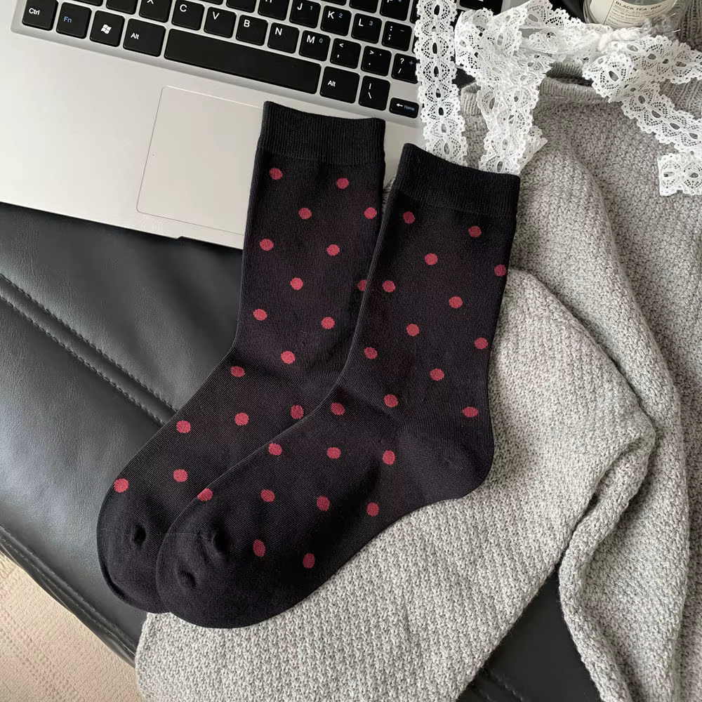 Chaussettes rouges à Tube moyen pour femmes, chaussettes en coton Ins, bas japonais et coréens à poi
