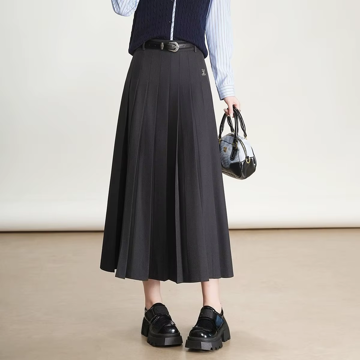 LOUISYAO Jupe plissée brodée simple, collection automne 2025, élégante, couleur unie, texturée, coup