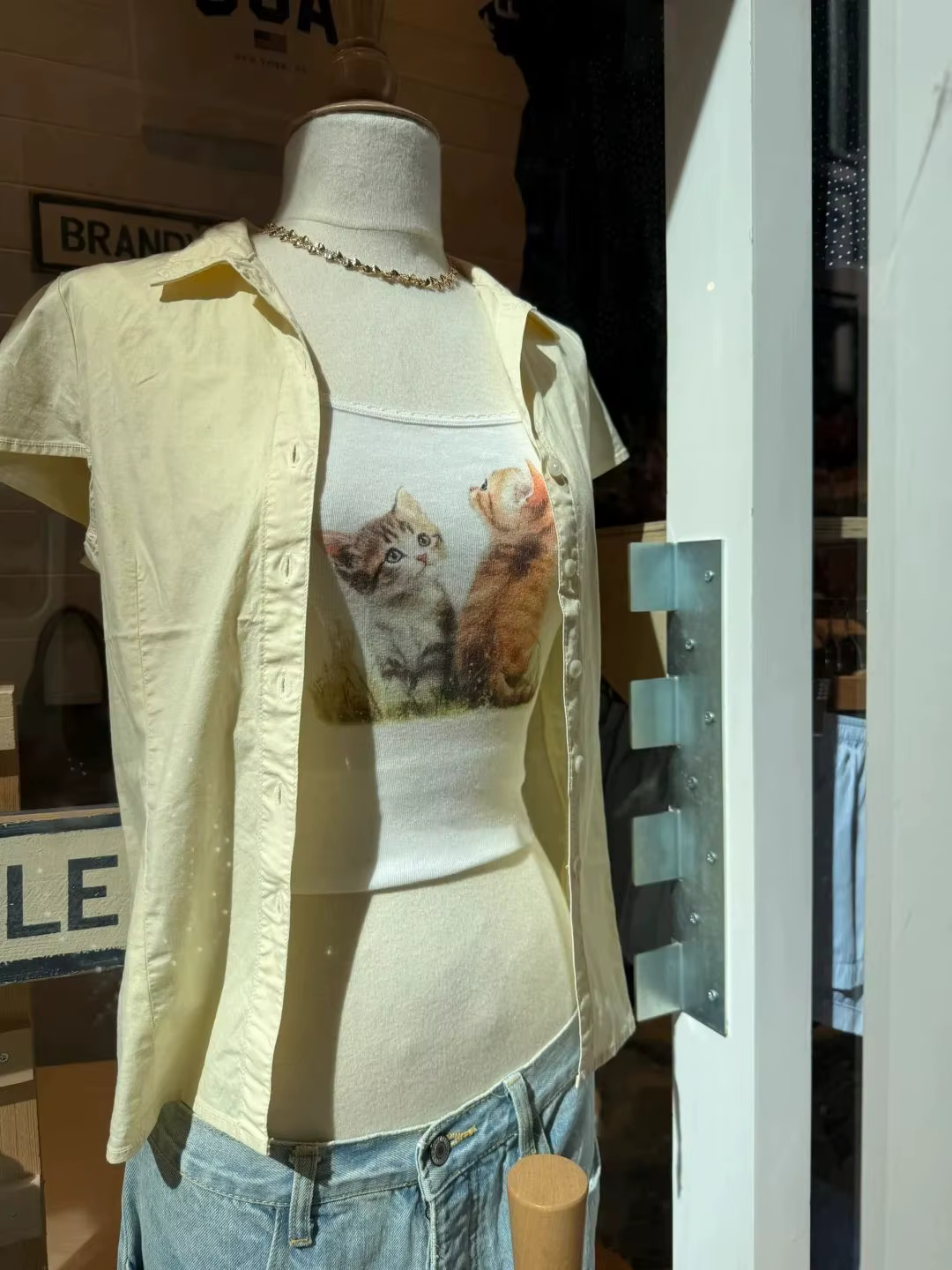 Beurre jaune T-Shirts Blouse femmes été col rabattu simple boutonnage manches courtes T-Shirts doux
