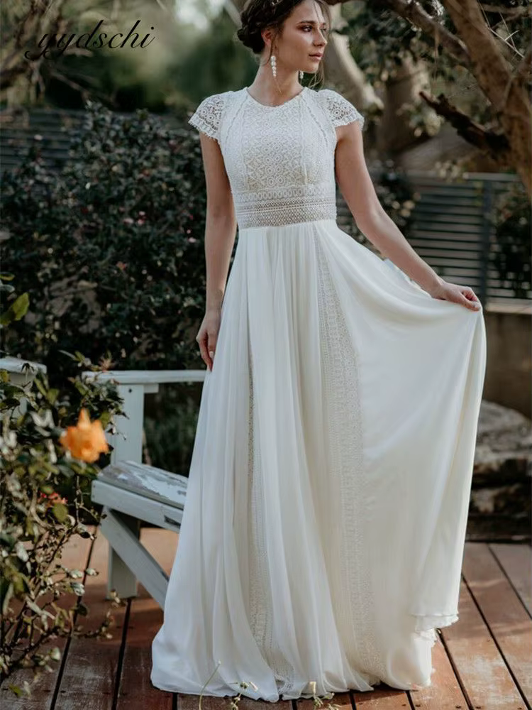 Robe de mariée bohème 2026 à manches courtes, col rond, appliques en dentelle, coupe trapèze en mous