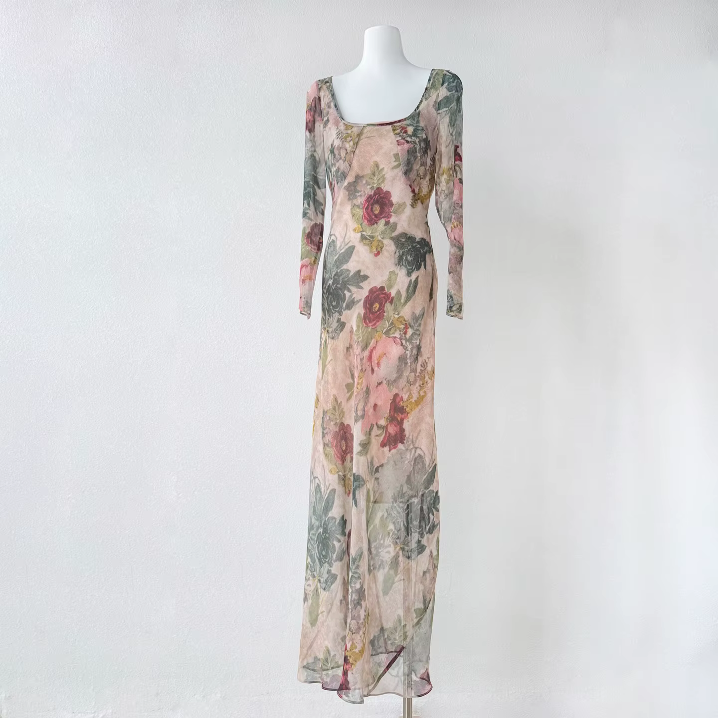 Robe mi-longue en soie 100% pour femme, motif floral fluide, collection 2026