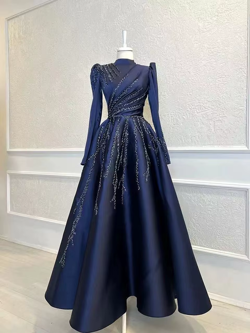 Robe de soirée personnalisée en satin bleu marine à manches longues, caftan marocain, robe de soirée