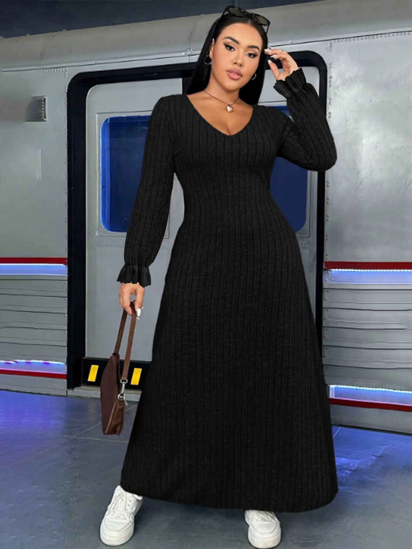 Robe longue moulante élégante noire côtelée en maille pour femme grande taille, à manches longues et