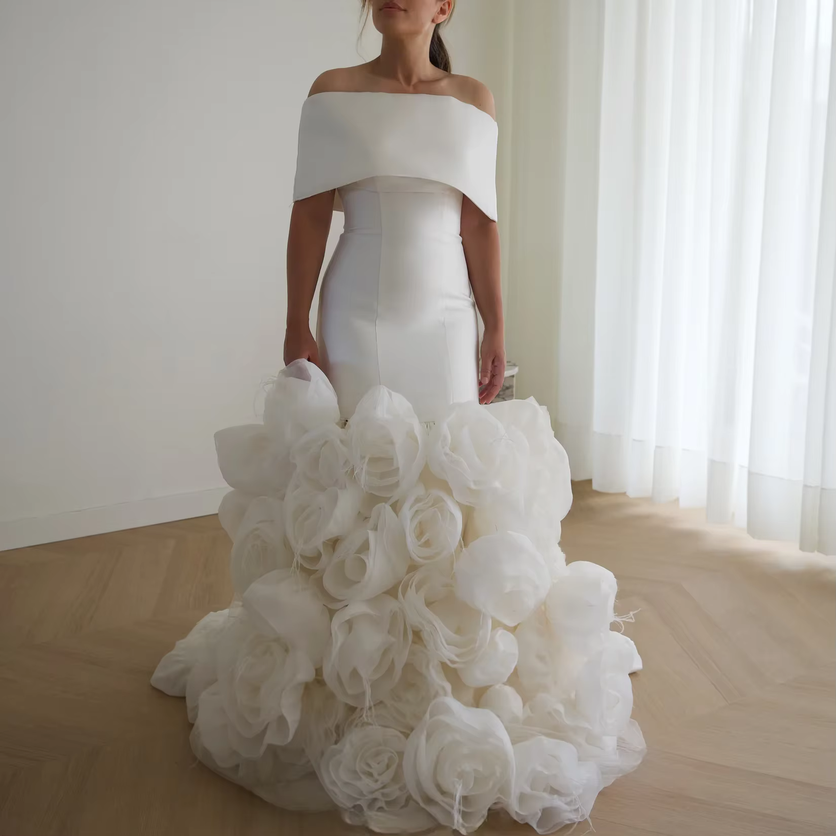 Robes de mariée florales blanches de rêve, sans bretelles, avec lacets au dos, fleurs faites à la ma
