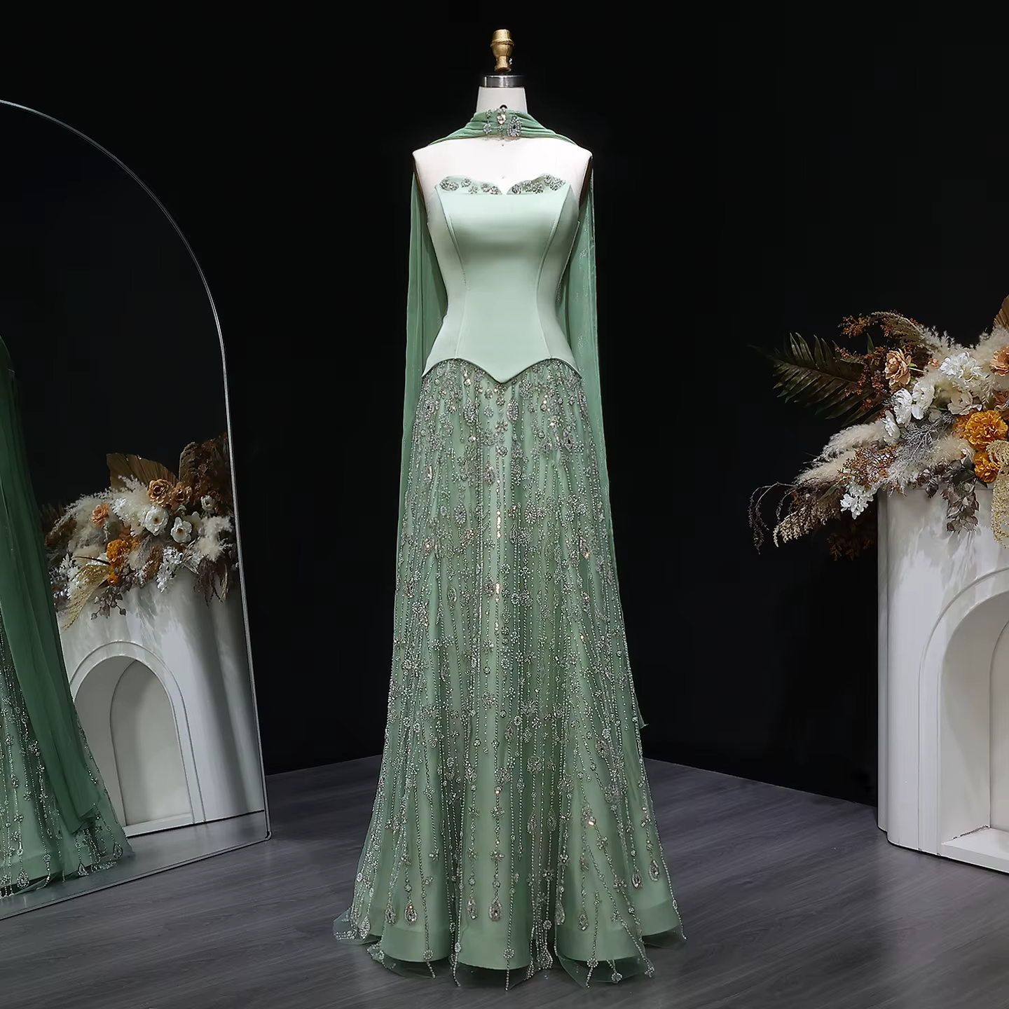 Robe de soirée longue de luxe verte Sharon Said, coupe trapèze avec corset et écharpe, richement per
