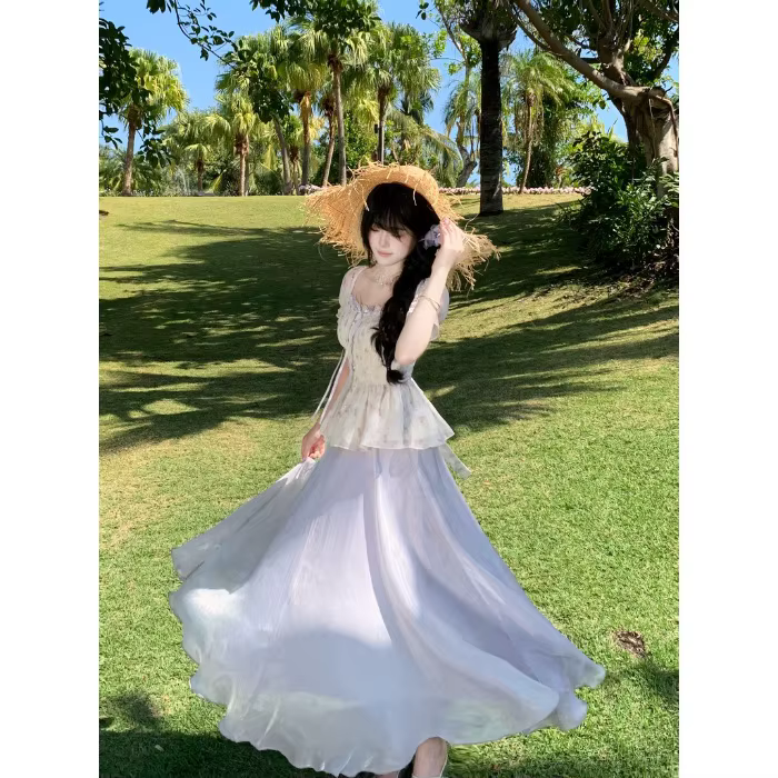 Jupe midi élégante d'été avec grand volant, effet nacré, ambiance féerique, style vacances, mélange