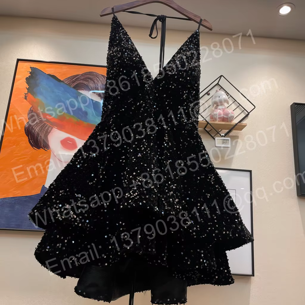 Robes de Rhcourtes noires, jupe dos nu à plusieurs niveaux, paillettes extensibles, fête d'anniversa