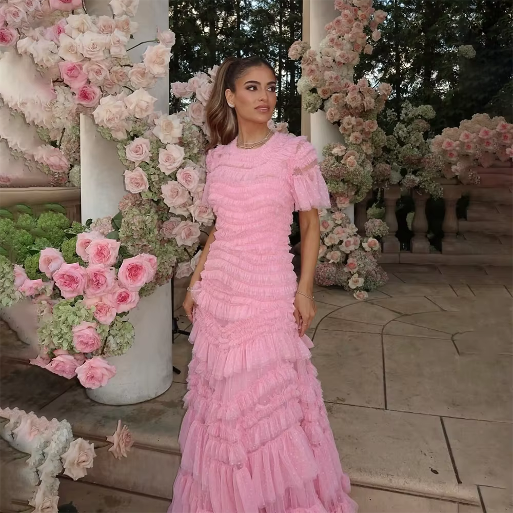 Robe de soirée rose longue, col rond, manches courtes, ligne A plissée, à plusieurs niveaux, longueu