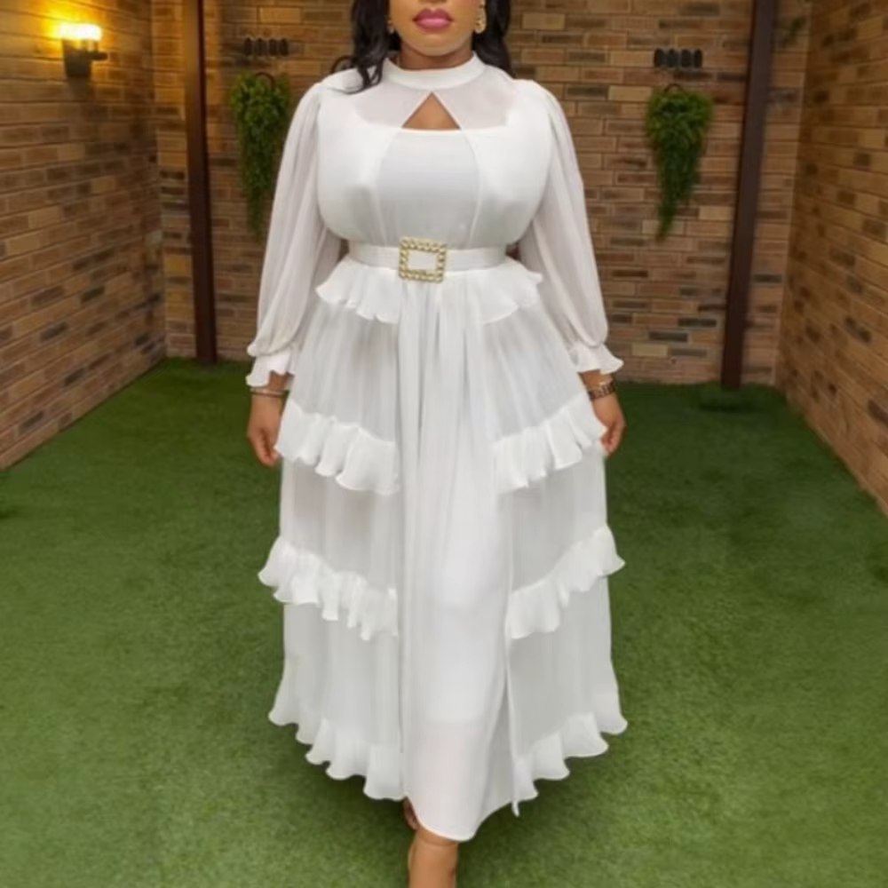 Robe longue en mousseline de soie blanche élégante, découpée, col mi-haut, manches bouffantes, ceint