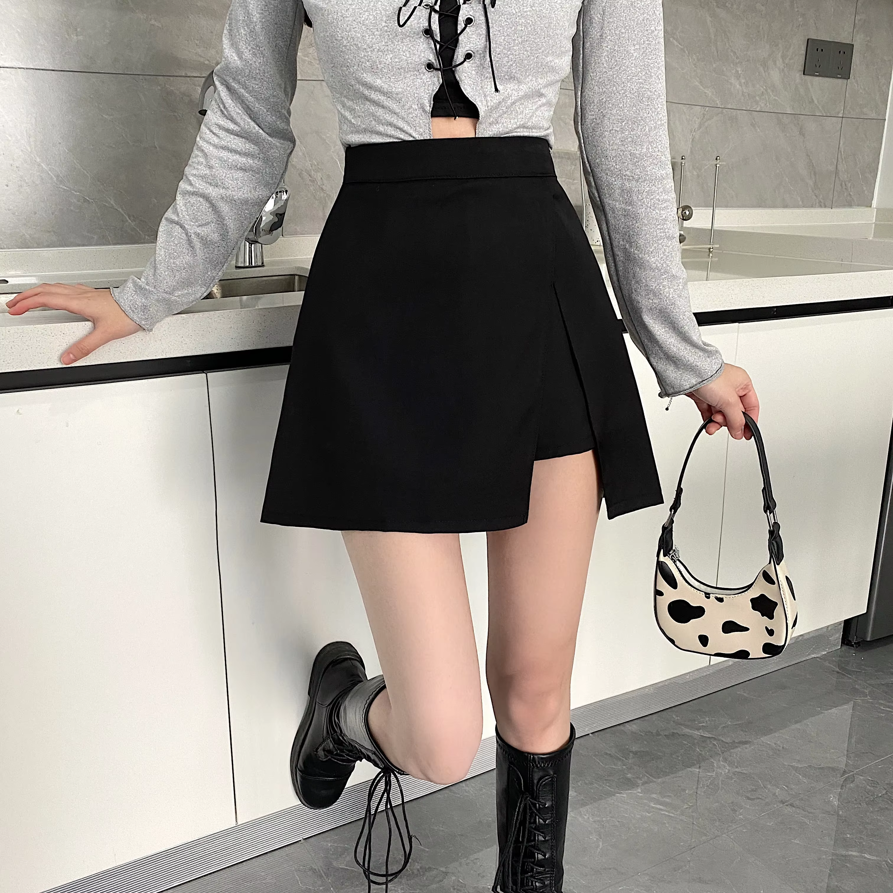 Jupe Courte Noire Femme 2026 Nouvelle Tendance Streetwear Slim Effet Deux Pièces Taille Haute Coupe 