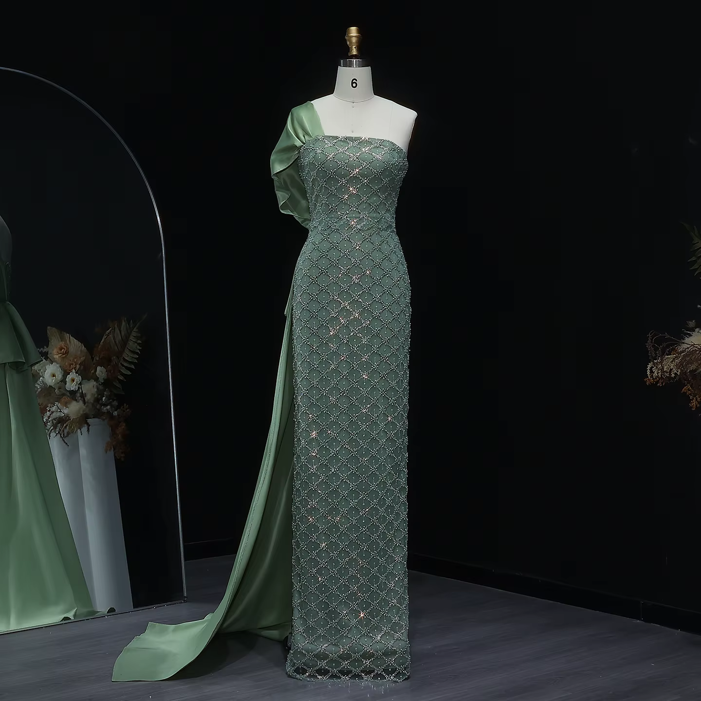 Robe de soirée fourreau verte Sharon Said, luxueuse, perlée, asymétrique à une épaule, avec jupe lat