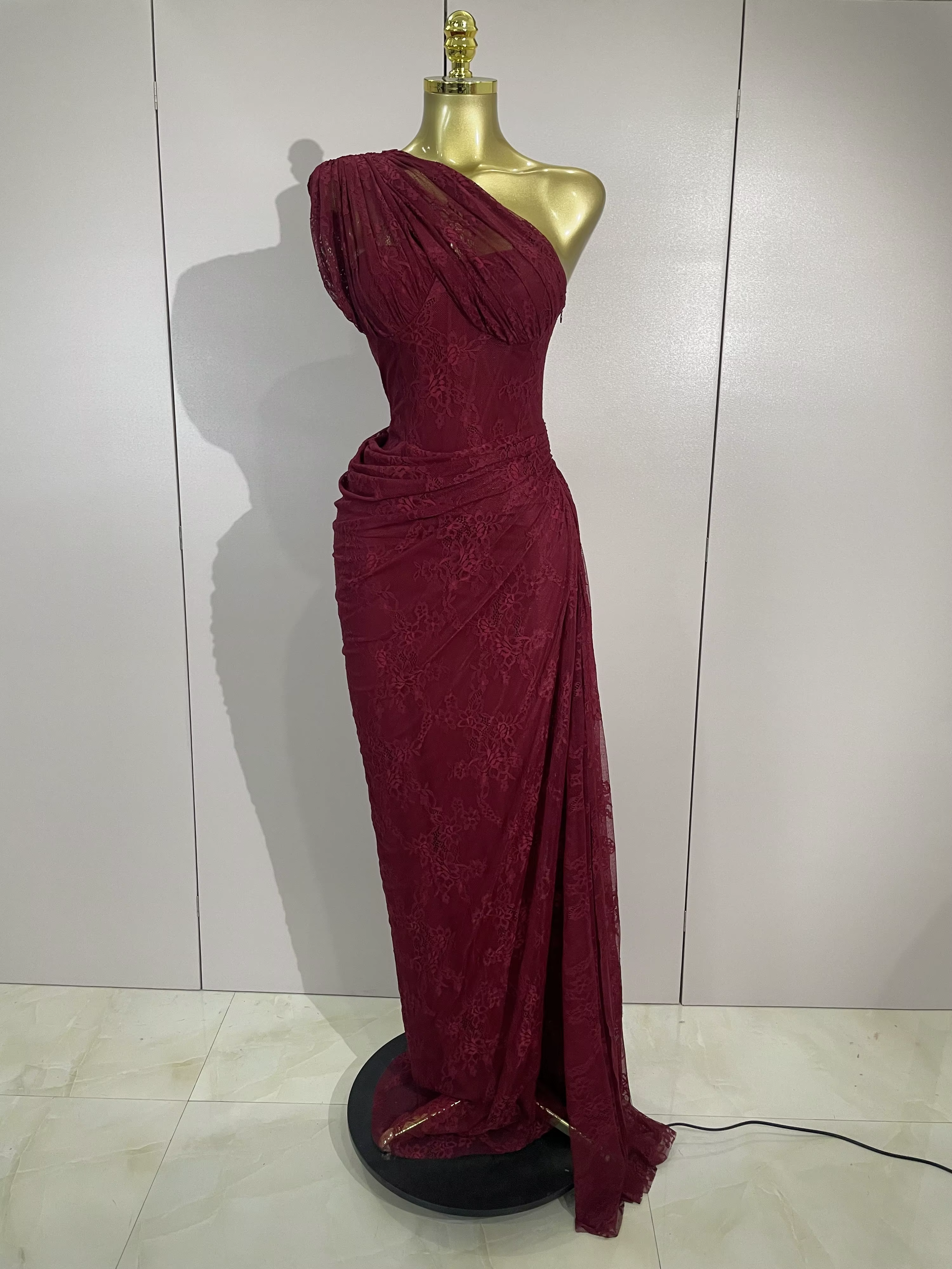 Robe longue moulante vintage rouge en dentelle à une épaule pour femme, élégante pour soirée, cockta