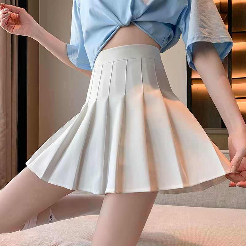 Jupes plissées blanches pour femmes