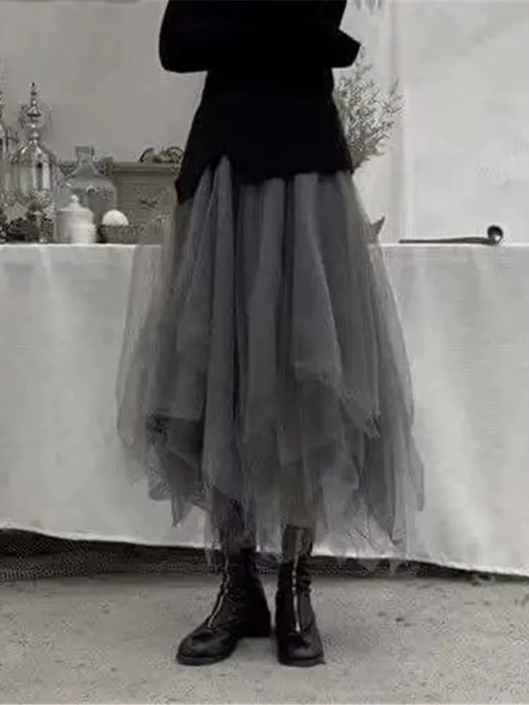 Jupes longues plissées irrégulières en tulle gris gothique