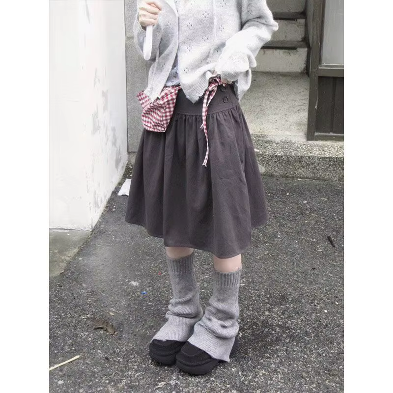 Jupe courte évasée noire taille haute pour femme