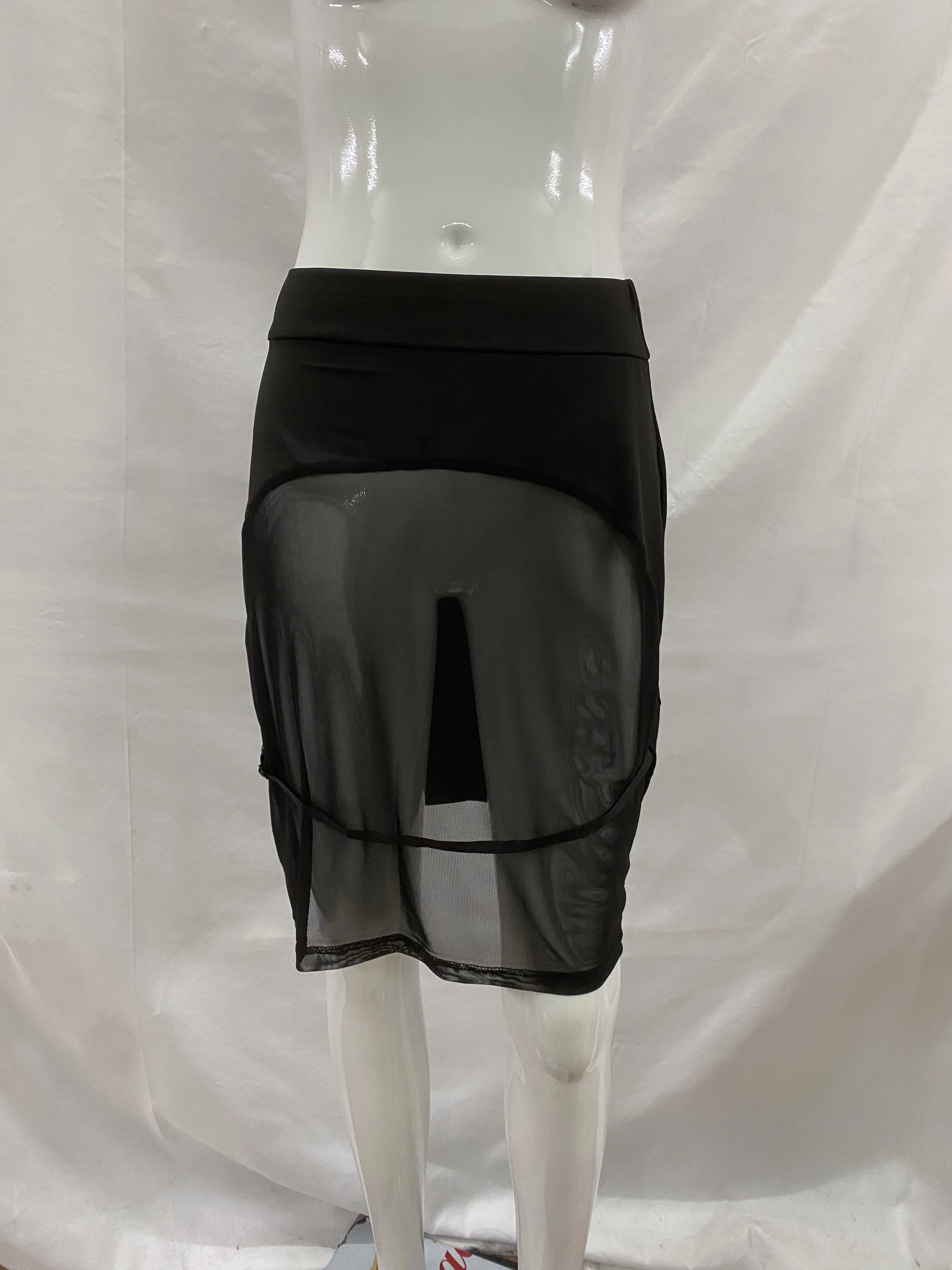 Jupe moulante noire sexy avec fesses apparentes