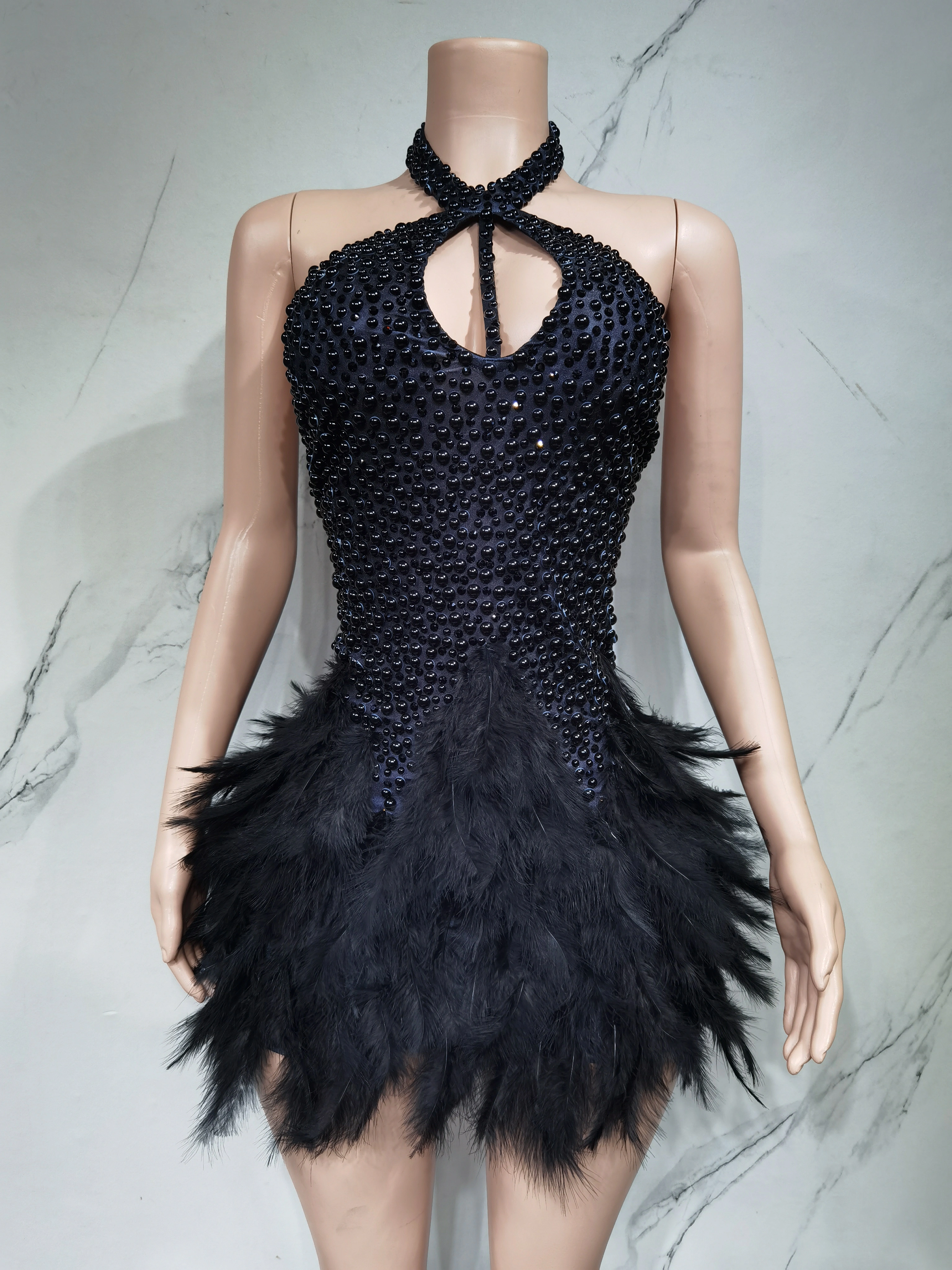 Robe de danse latine sexy à col halter et jupe plissée