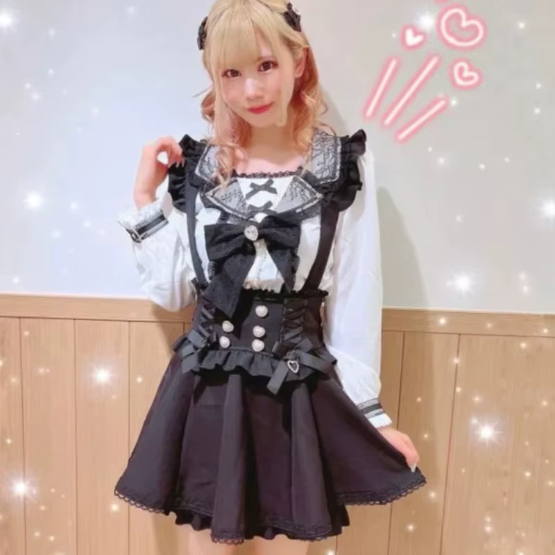 Jupe courte à bretelles style gothique japonais Lolita