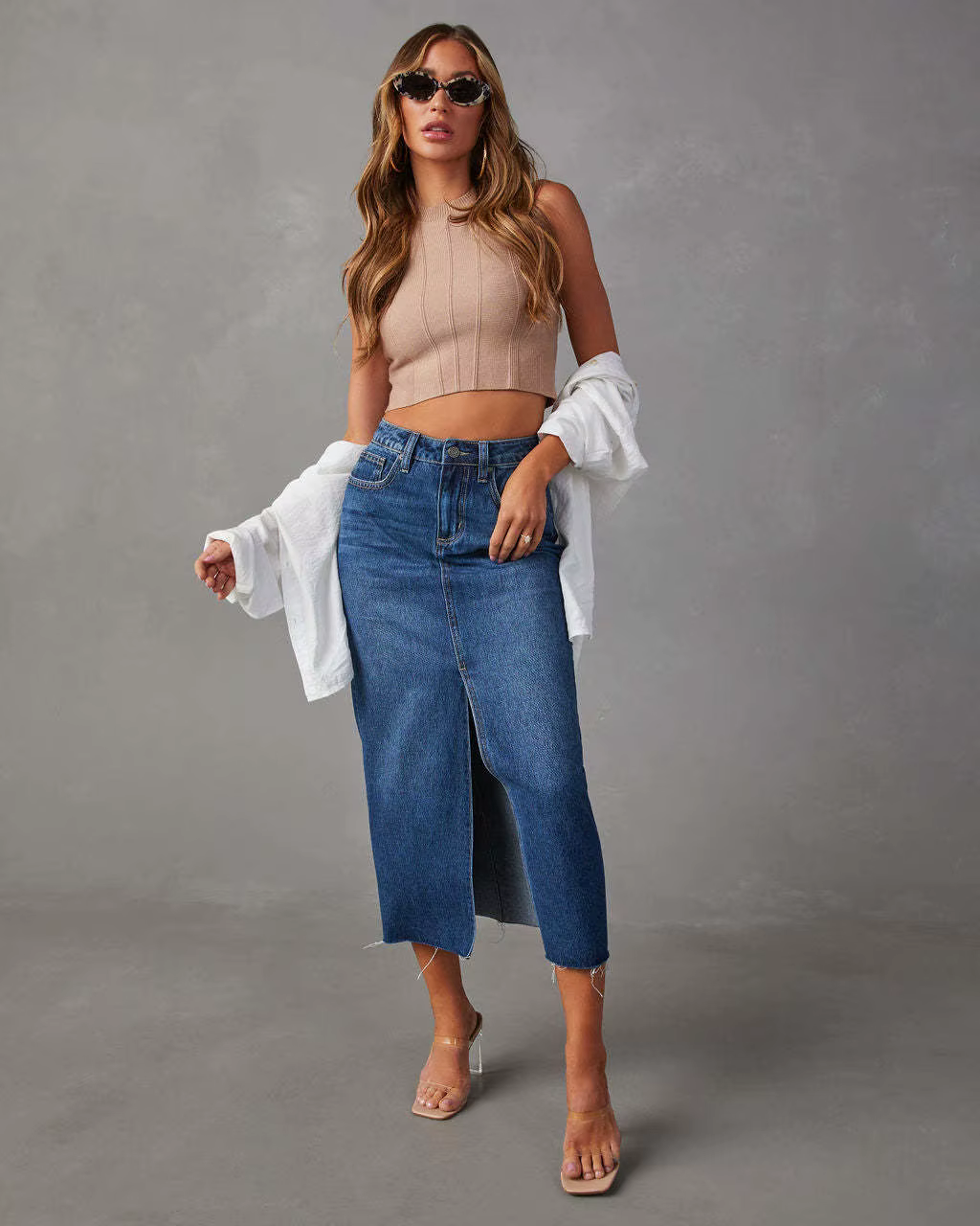Jupe en jean moulante fendue coupe trapèze style Spice Girl sexy Printemps/Été 2026