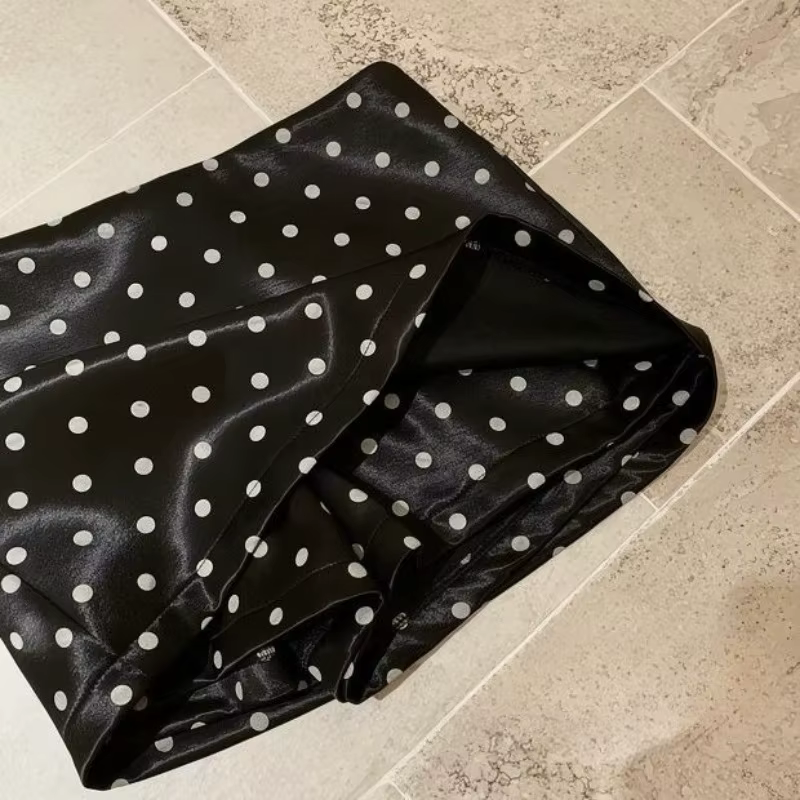 Jupes en satin Matakawa pour femmes
