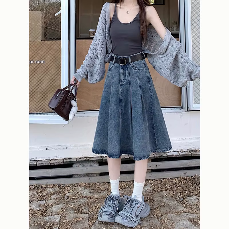 Jupe en polyester plissée taille haute et coupe évasée pour femmes, idéale pour les sorties nocturnes, été 2026