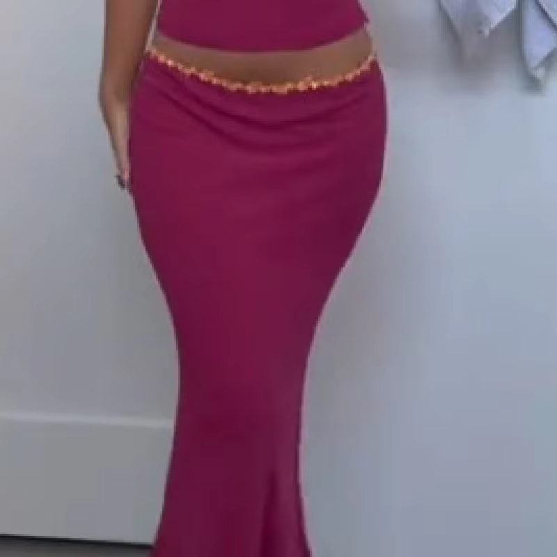Nouvel ensemble jupe sirène et crop top licou pour événements festifs 2026 – Élégant