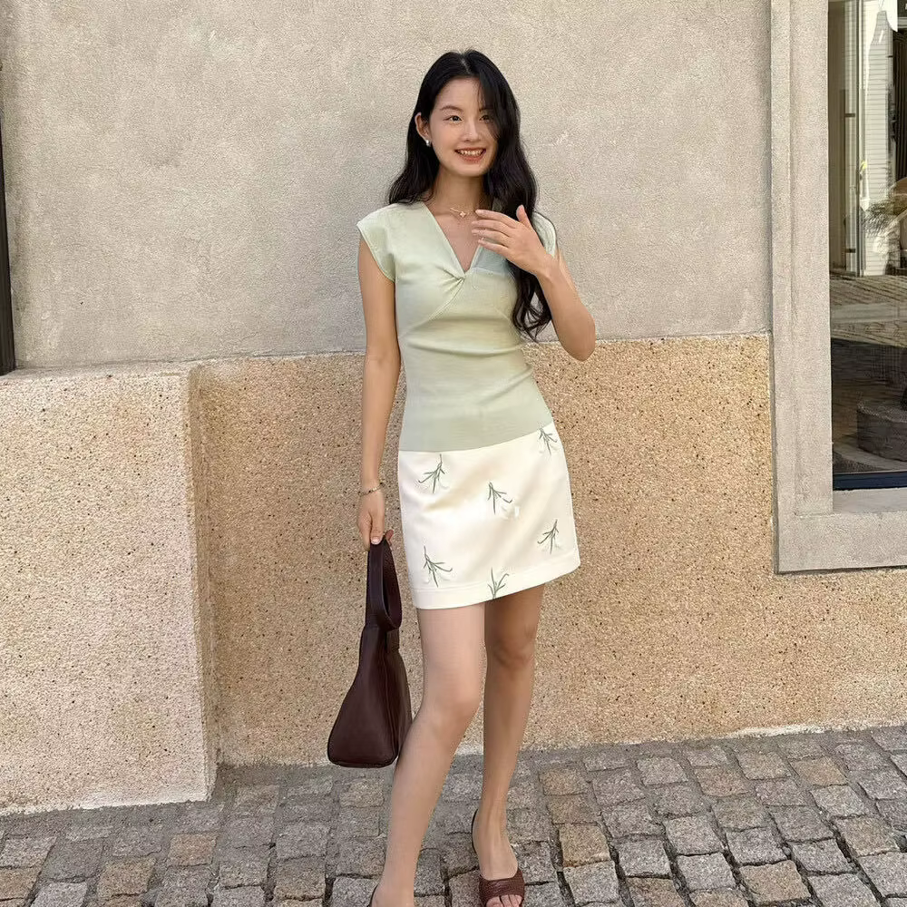 Jupe Courte Femme Été Broderie Florale Style Français Simple Élégante Taille Haute Coupe Droite pour le Travail