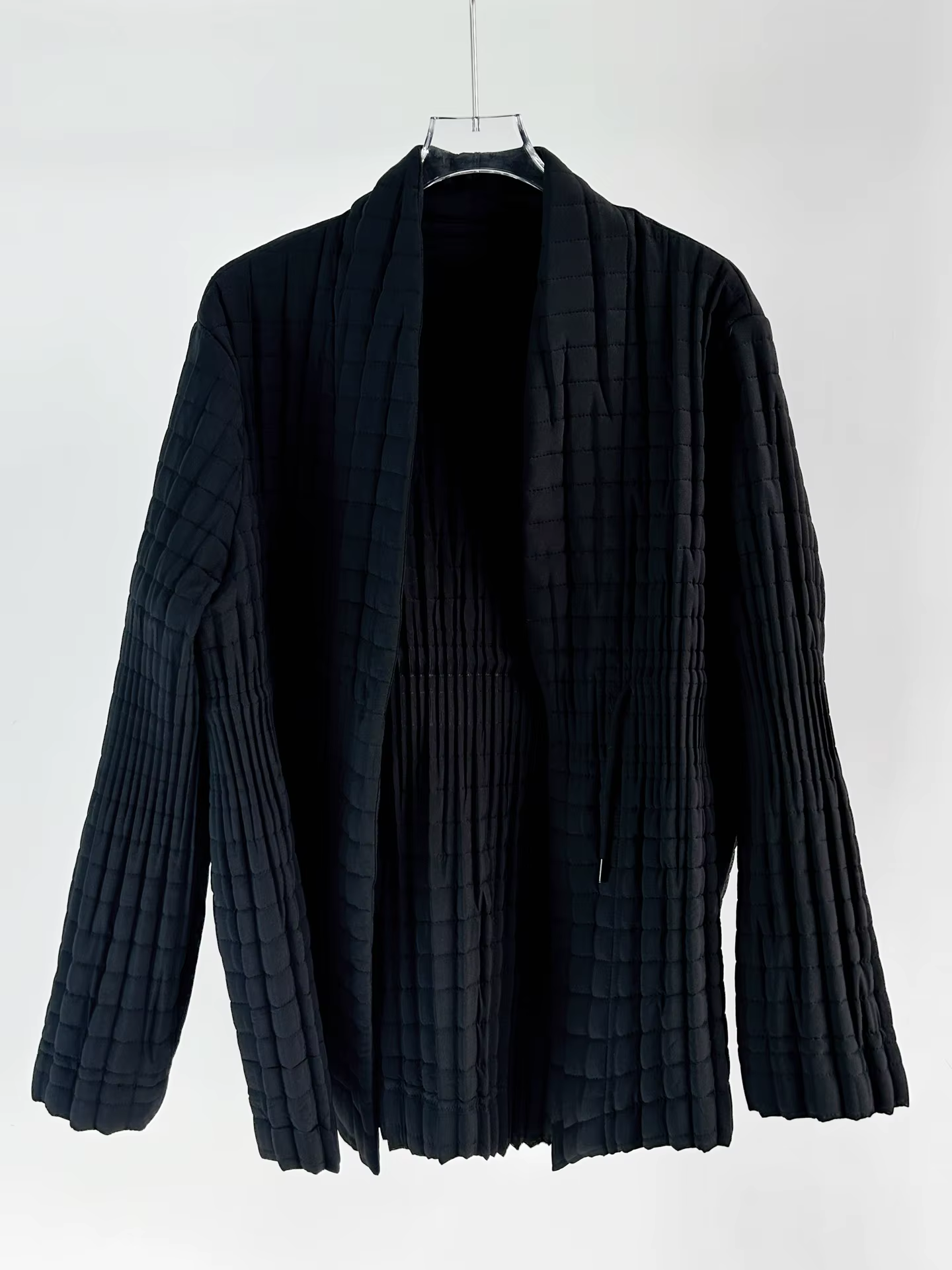 Ensemble manteau et jupe plissée noir et blanc