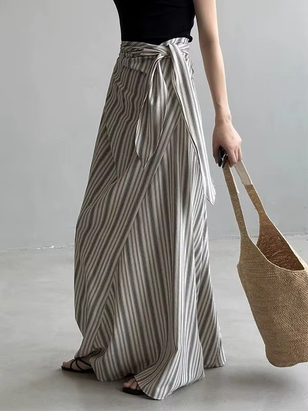 Jupe midi rayée avec ceinture élastique pour le printemps et l'automne