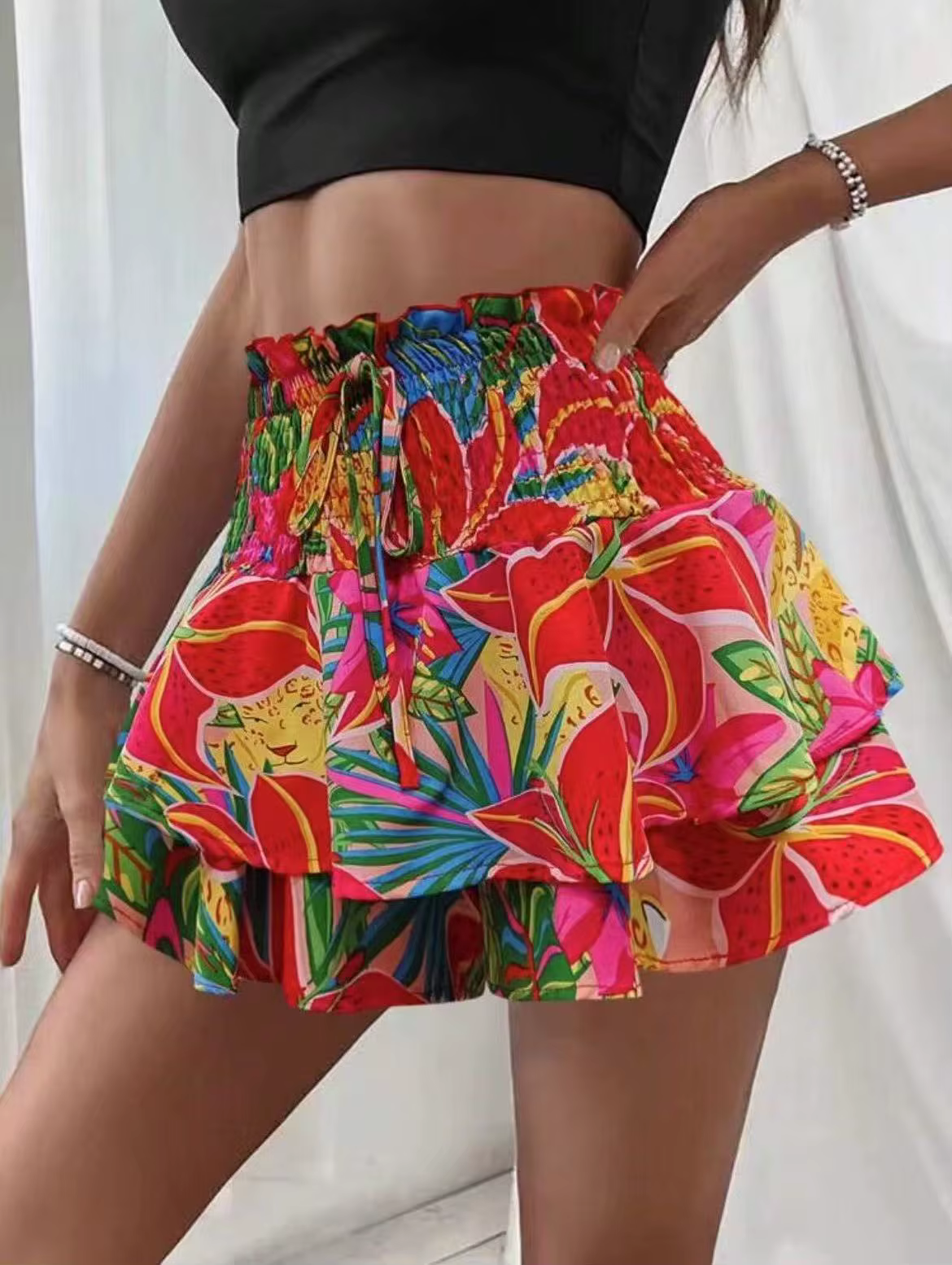 Mini-jupe florale tendance pour femme