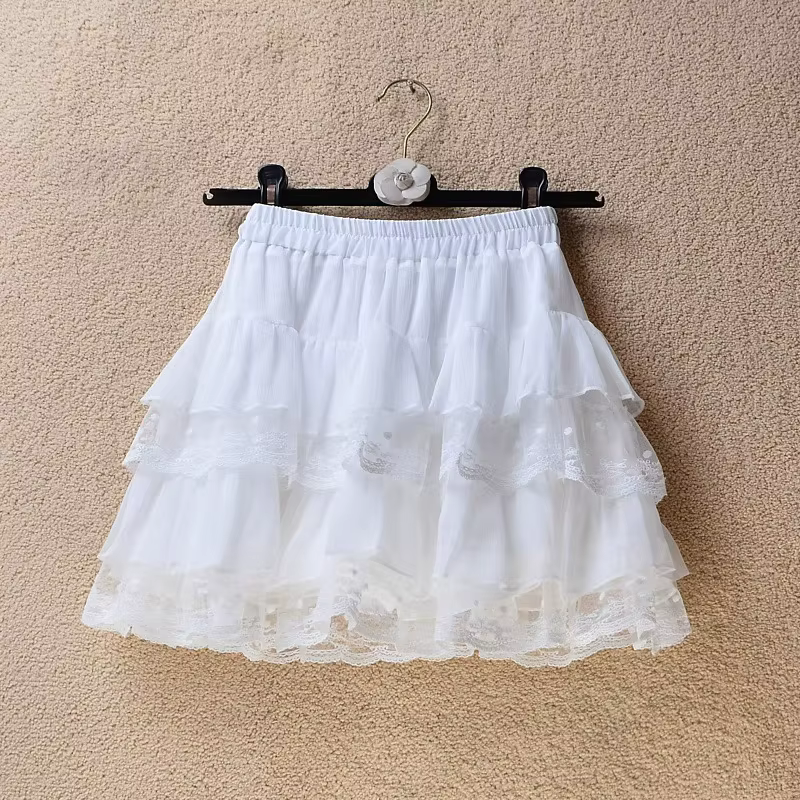Jupe courte en dentelle blanche pour femme