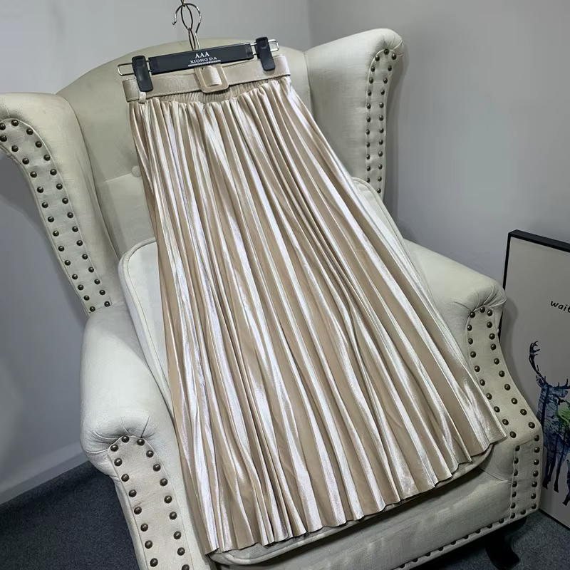 Jupe femelle plissée en velours or avec ceinture perlée brillante une ligne mince ajustement empire midi longue décontractée pour occasions spéciales
