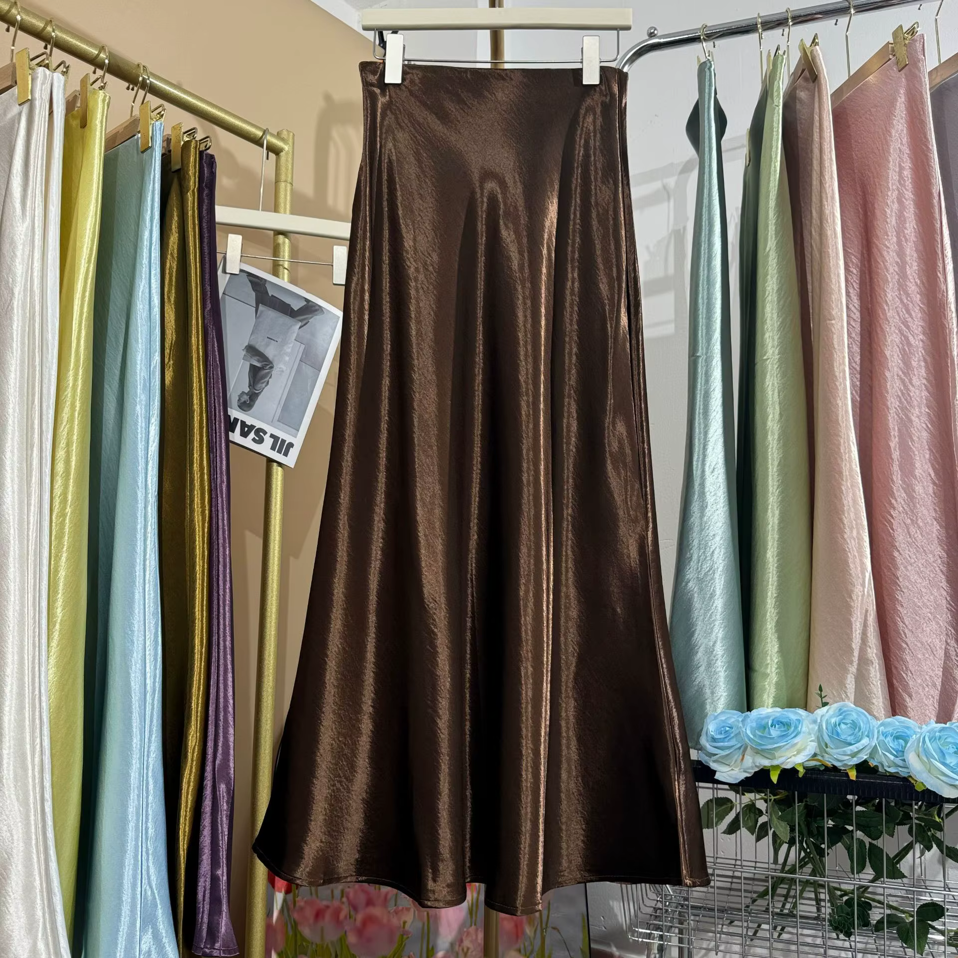 Jupe mi-longue en Satin brillant pour femmes